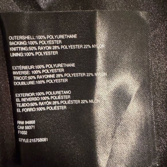 Bernardo vegan sleek jacket. Brand new! Amazing style! Black - Picture 5 of 16